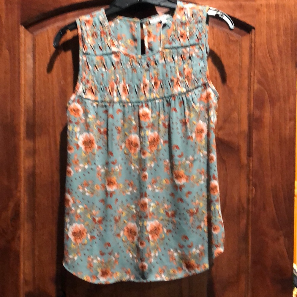 NWT top